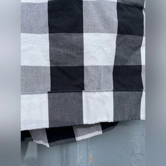 Ann Taylor Loft  shorts Black White Oversize Plaid check, size 10 - Picture 7 of 7